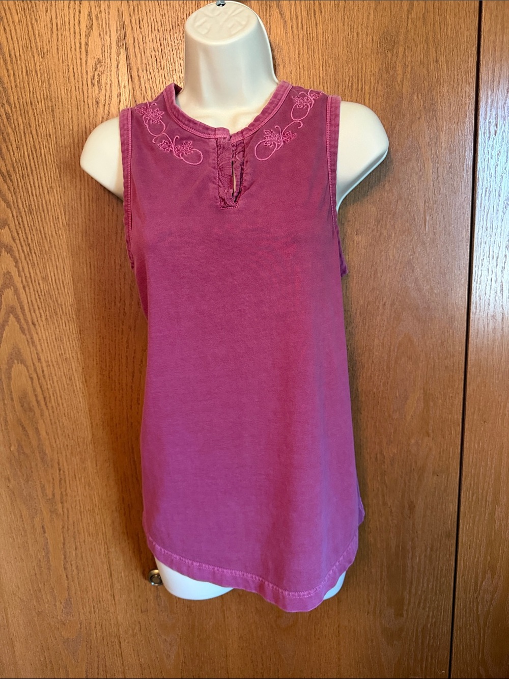 Embroidered Keyhole Tank Top in Raspberry Pink
